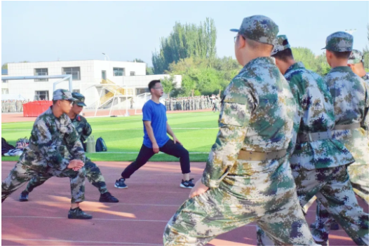 標題：迷彩服旁的“守護者” | 軍事社會實踐進行時（三）
瀏覽次數(shù)：682
發(fā)表時間：2020-08-30