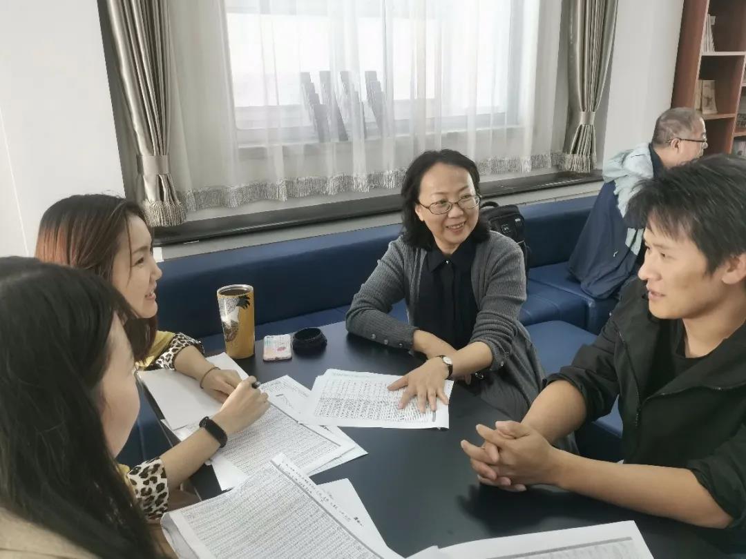 標(biāo)題：有的放矢 乘風(fēng)破浪 | 2018級(jí)高三第一次月考成績(jī)分析會(huì)
瀏覽次數(shù)：790
發(fā)表時(shí)間：2020-09-27