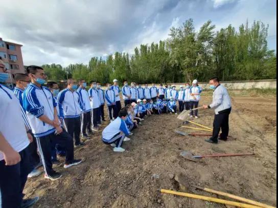 標題：實踐育人，知行合一 | 呼和浩特市第一中學(xué)勞動實踐課程分享活動
瀏覽次數(shù)：1069
發(fā)表時間：2020-10-31