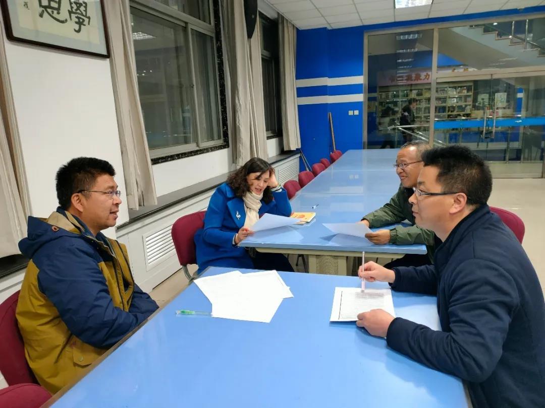 標(biāo)題：目標(biāo)明確抓落實(shí) 團(tuán)結(jié)協(xié)作促提升 | 呼市一中高二年級晟騰部2020-2021學(xué)年期中考試成績分析會(huì)
瀏覽次數(shù)：1294
發(fā)表時(shí)間：2020-12-05