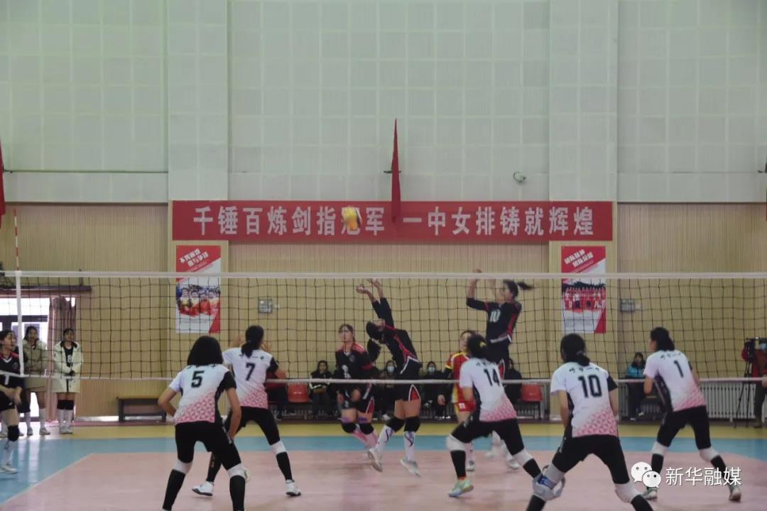 標(biāo)題：國(guó)手出戰(zhàn)，激情開打！全國(guó)9所大學(xué)在呼市一中上演“奪冠”
瀏覽次數(shù)：1317
發(fā)表時(shí)間：2020-12-05