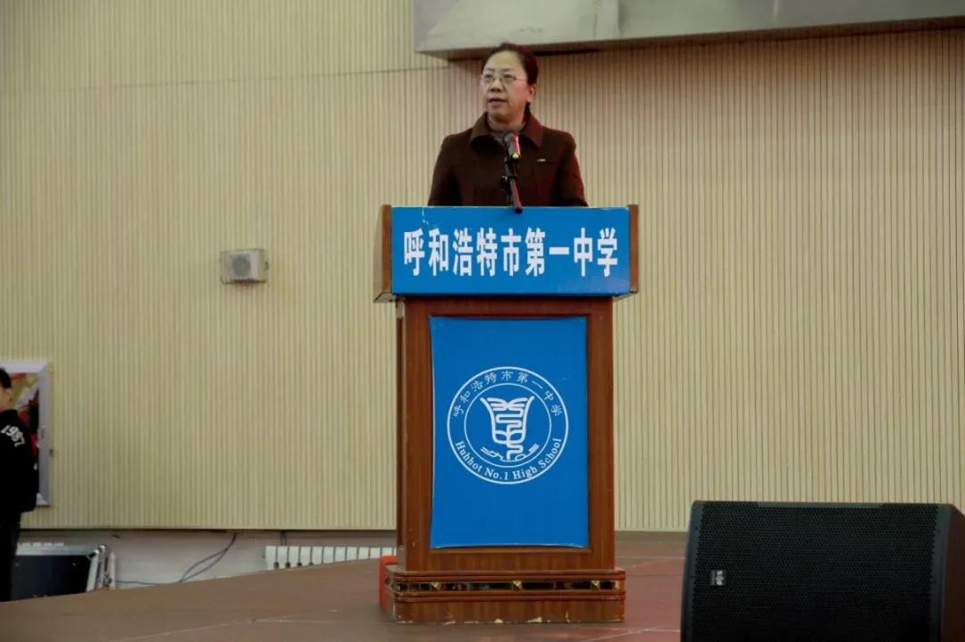 標(biāo)題：段考發(fā)聲，砥礪奮進(jìn)；腳踏實(shí)地，未來(lái)可期—— 呼市一中擎華部舉辦段考反思系列活動(dòng)
瀏覽次數(shù)：1365
發(fā)表時(shí)間：2020-12-05