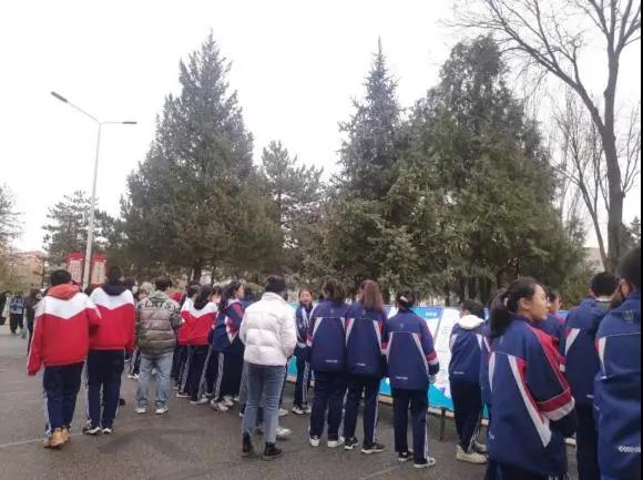 標(biāo)題:呼市一中校本課開課
瀏覽次數(shù):1231
發(fā)表時(shí)間:2021-04-25