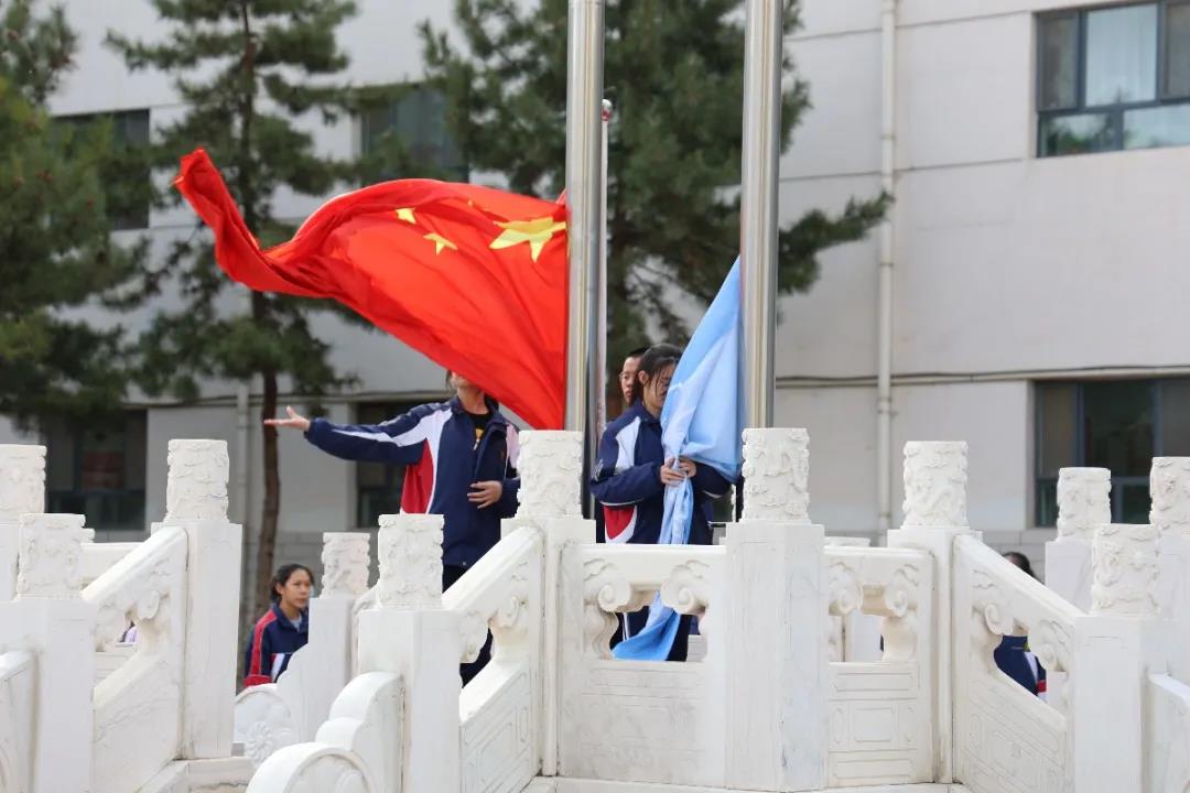 標(biāo)題：呼市一中2021年科技節(jié)啟動(dòng)儀式
瀏覽次數(shù)：1316
發(fā)表時(shí)間：2021-04-25