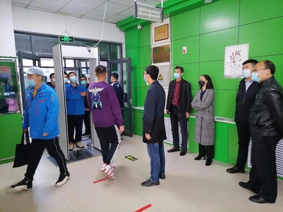 標(biāo)題：呼市一中疫情防控紀(jì)實(shí)
瀏覽次數(shù)：1863
發(fā)表時(shí)間：2021-11-02